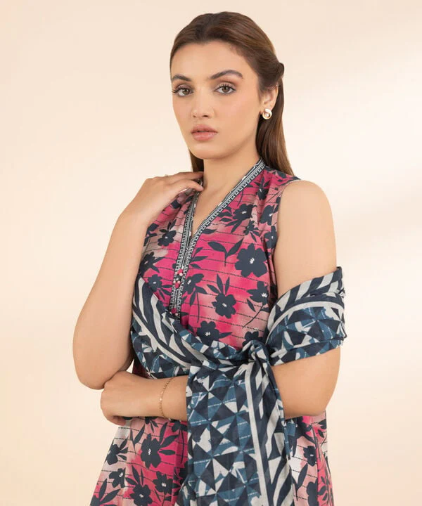 Sapphire Stitched Lawn U3PEDY25V038 - Image 3