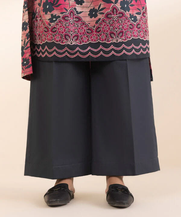 Sapphire Stitched Lawn U3PEDY25V038 - Image 6